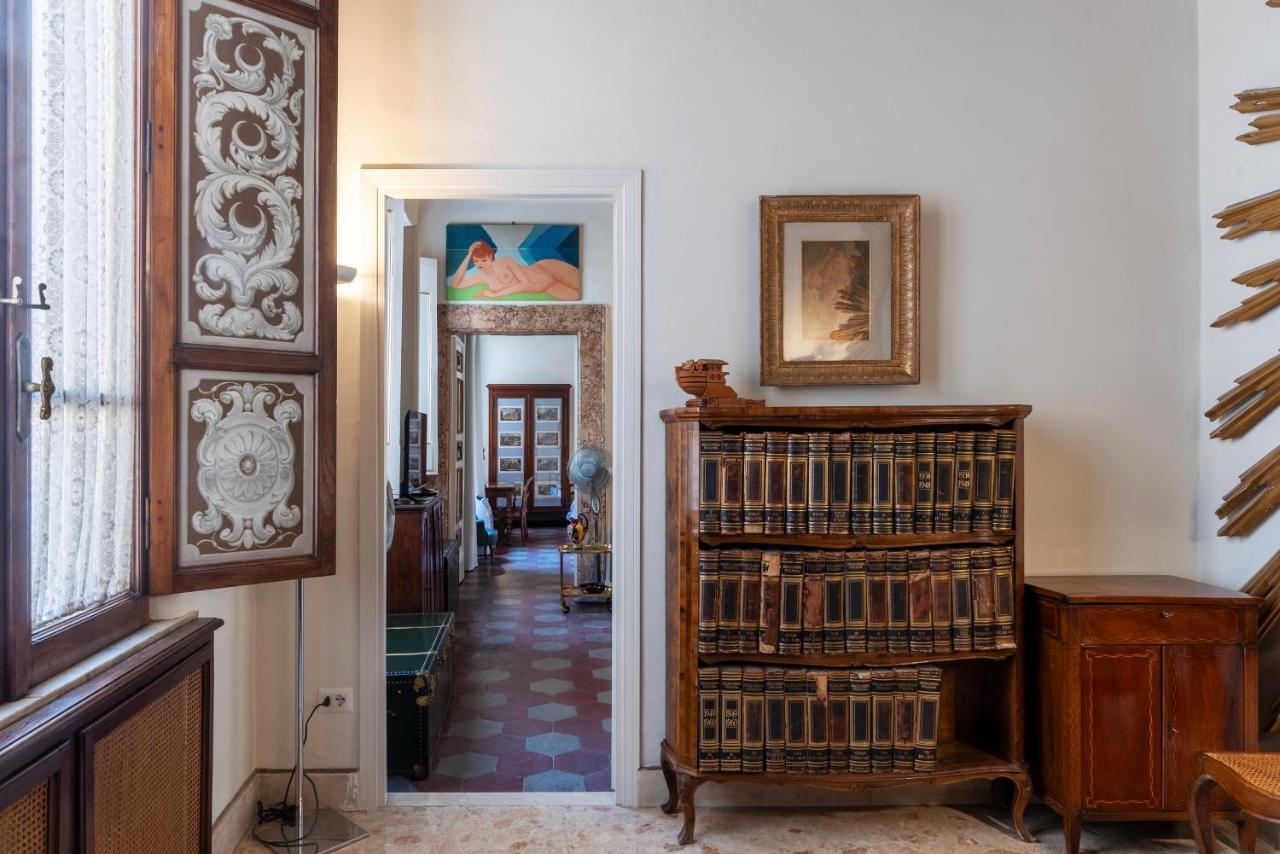 Pantheon Apartment - L'Angolo Nascosto Dei Quadri Рим Екстериор снимка